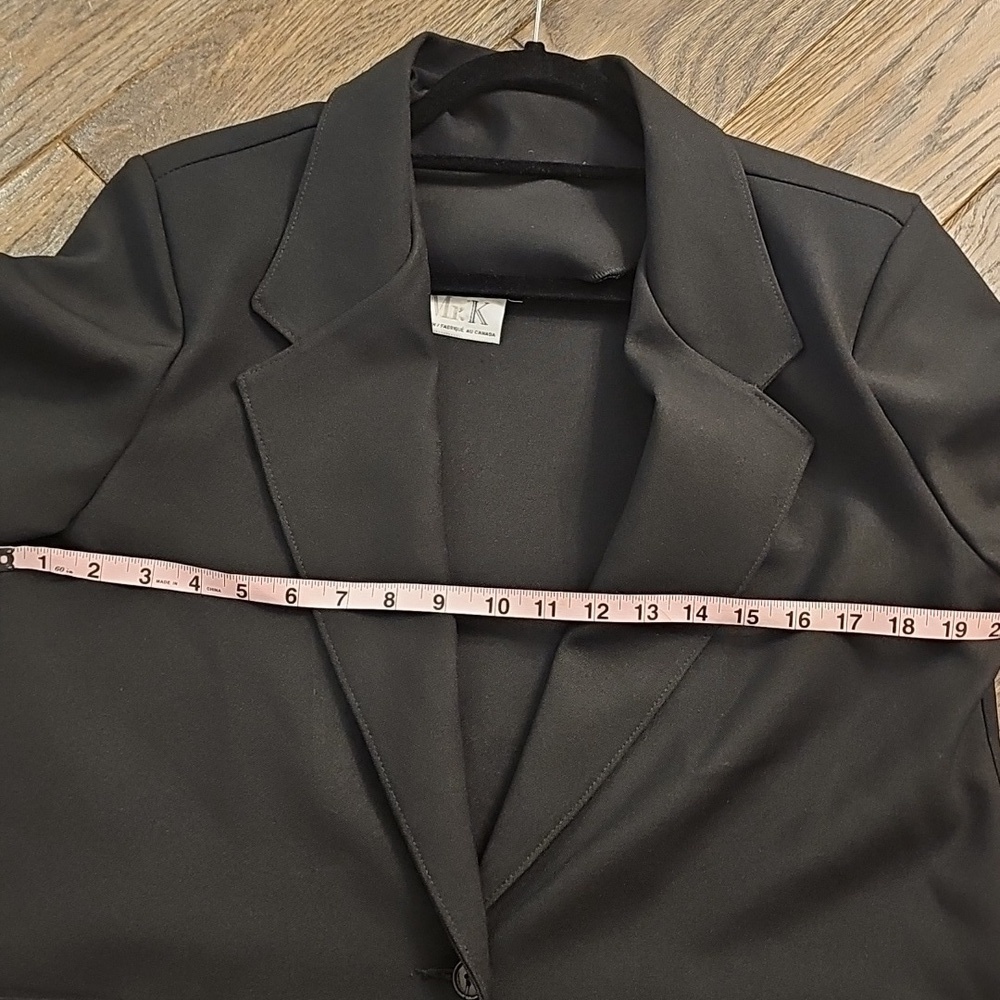 Blazer - Picture 6 of 6